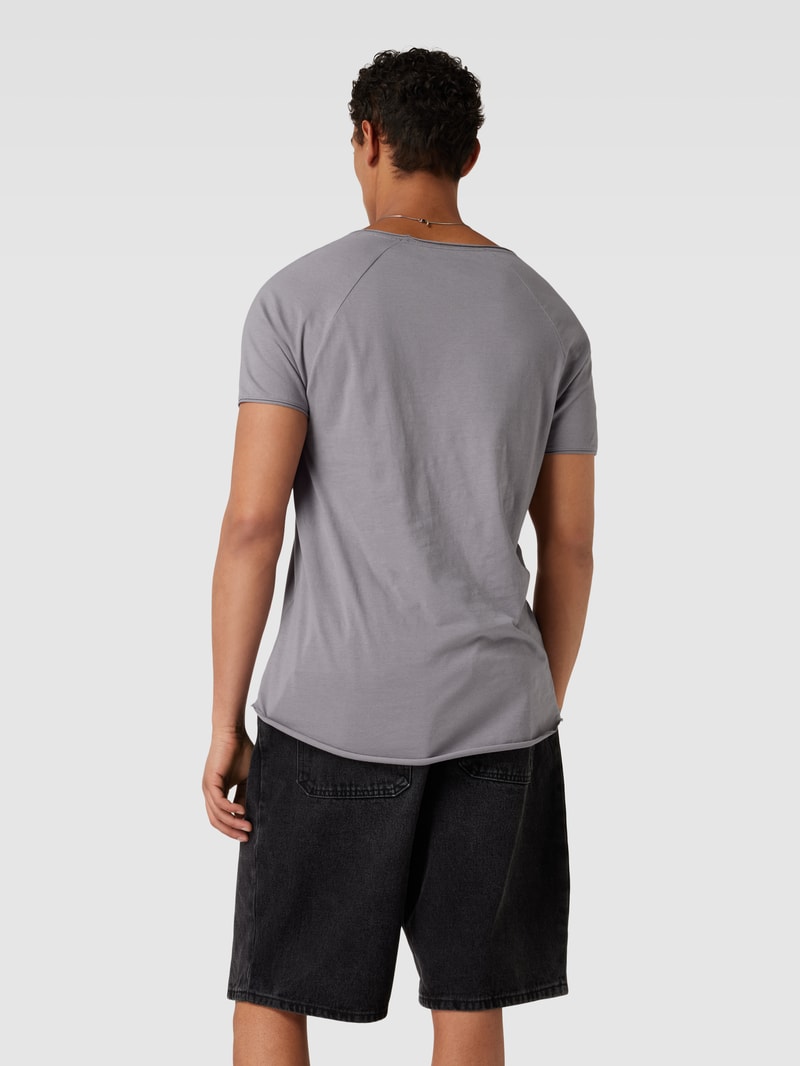 T-Shirt mit Rundhalsausschnitt in mittelgrau