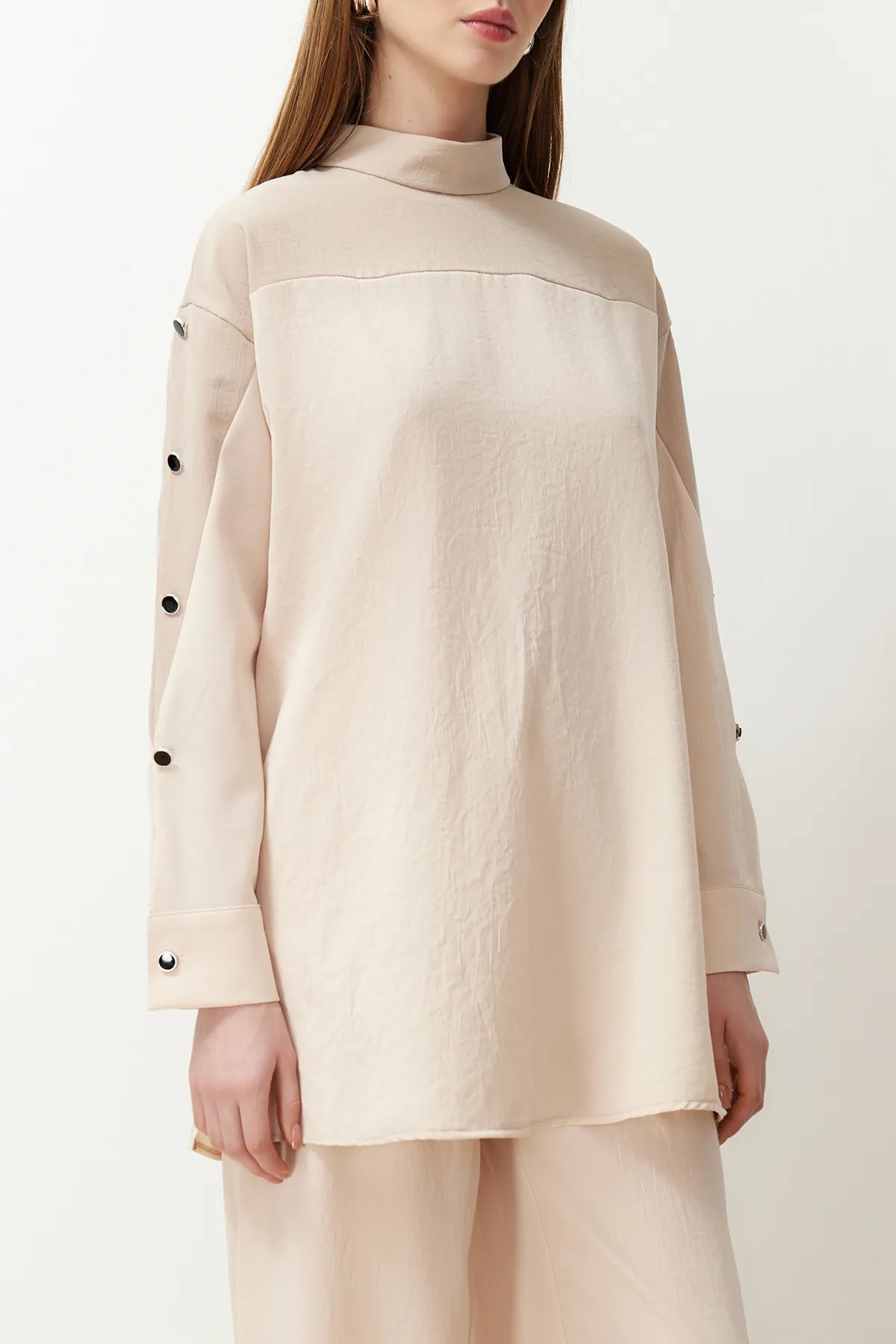Trendyol Modest  Gewebtes Aerobin-Unterteil mit Steinknopfdetails und Farbblockierung, oberes Set TCTSS24US00046