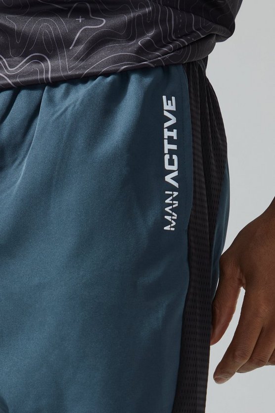 Man Active strukturierte 7 Inch Shorts aus Mesh