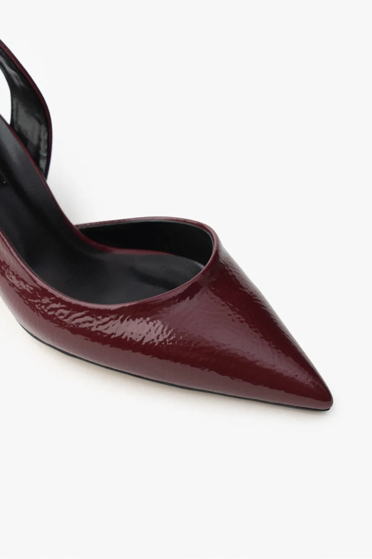 NİŞANTAŞI SHOES  Owen Claret Damen-Schuhe mit Absatz aus rotem Lackleder mit Riemendetail hinten und spitzer Zehenpartie