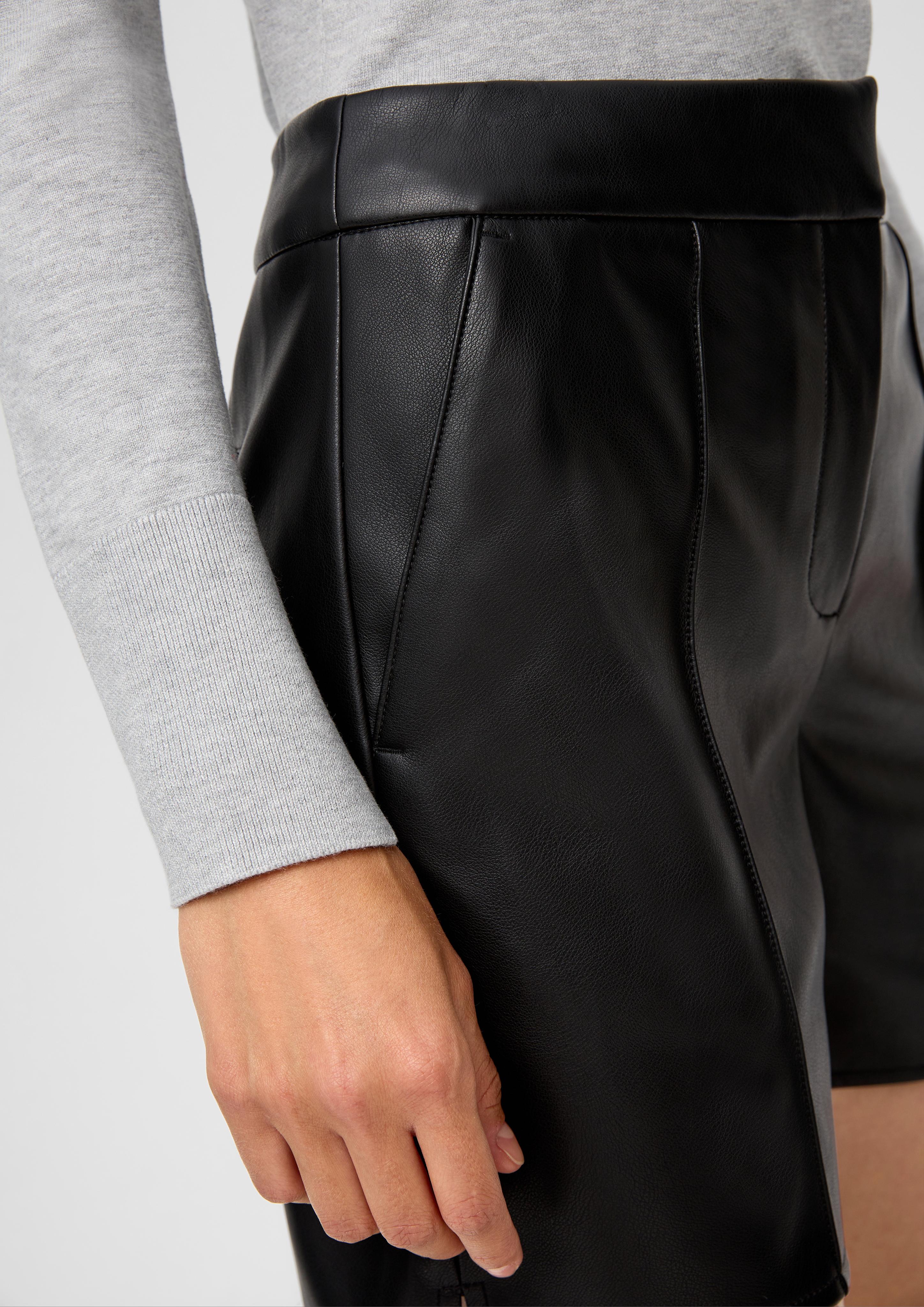 Shorts aus Lederimitat  2137968-9999
