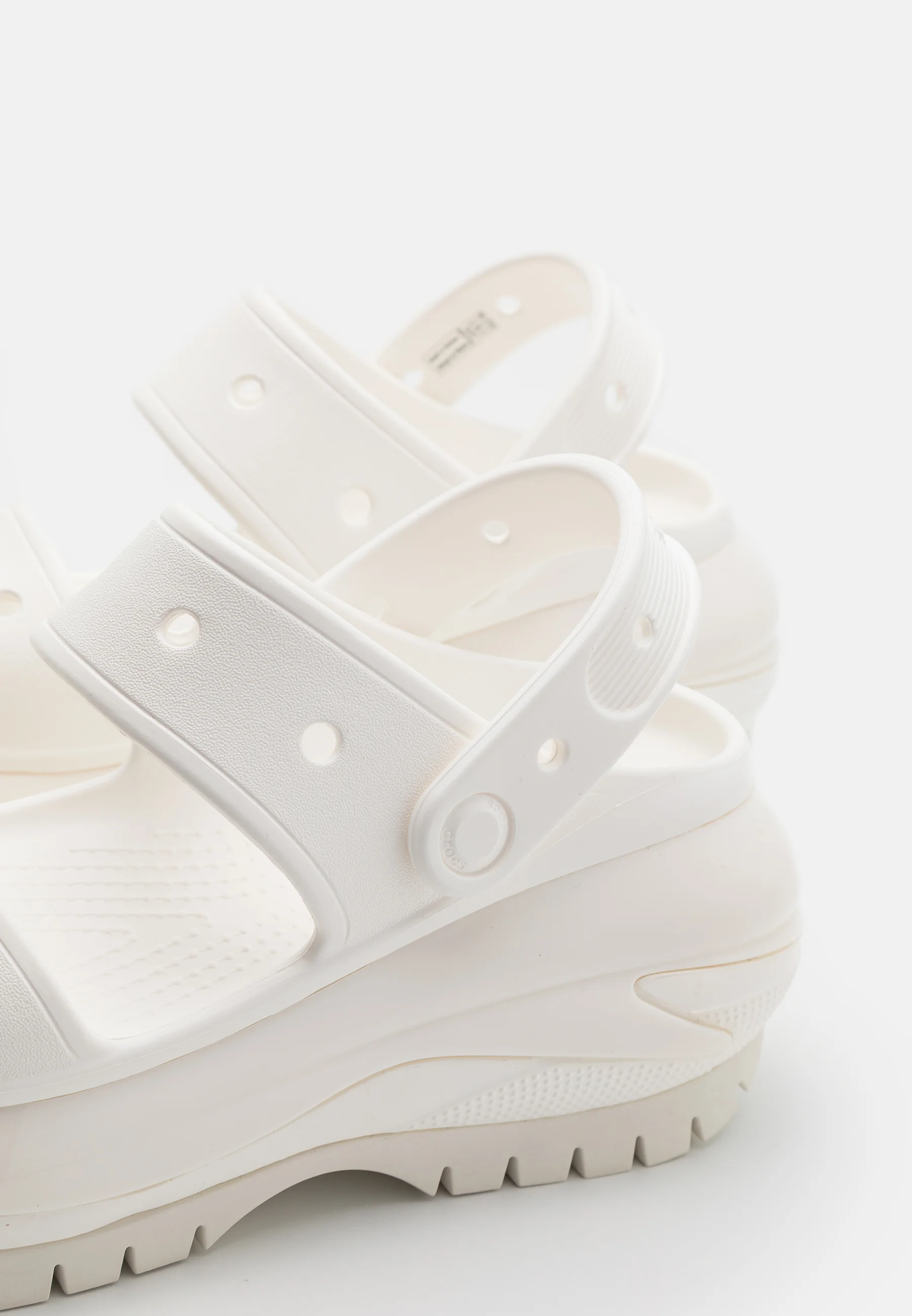 Crocs CLASSIC MEGA CRUSH - Pantuflas