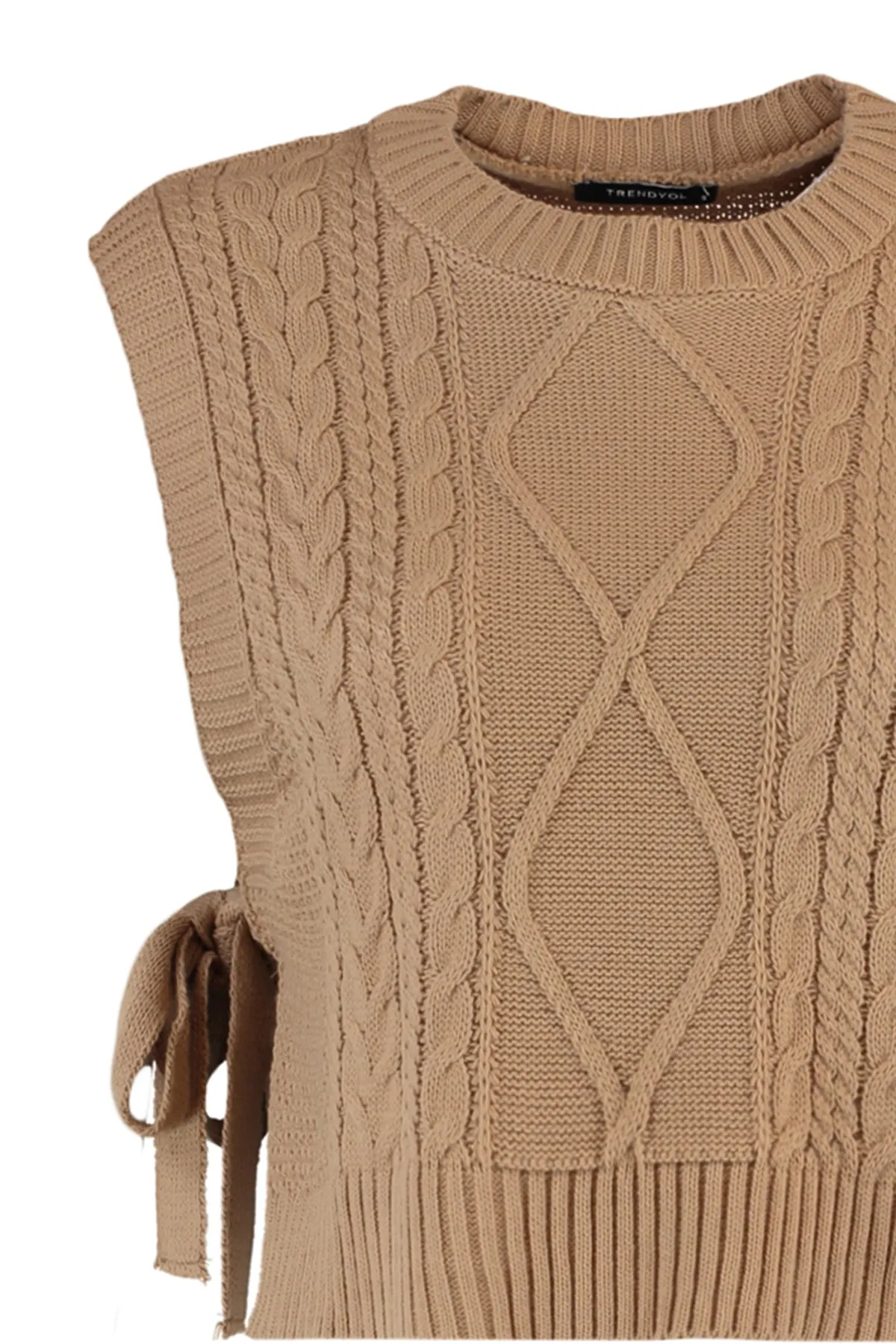 Trendyol Collection  Kurzer Strickpullover in Kamel TWOAW22SV0058