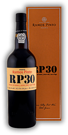 Ramos Pinto 30 Years RP30 Tawny Port Ramos Pinto 30 Years RP30 Tawny Port Eine Vermählung von Portweinen, die für Jahrzehnte in Fässern in den Ramos Pinto Kellern in Vila Nova de Gaia reiften. Alter 30 J. - 0,75	 Liter - Vol 20,5%