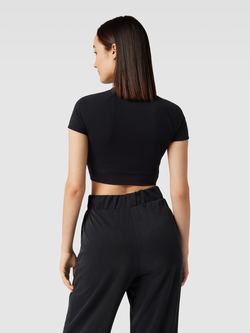 Cropped T-Shirt mit Label-Print Modell 'ALINE' in schwarz