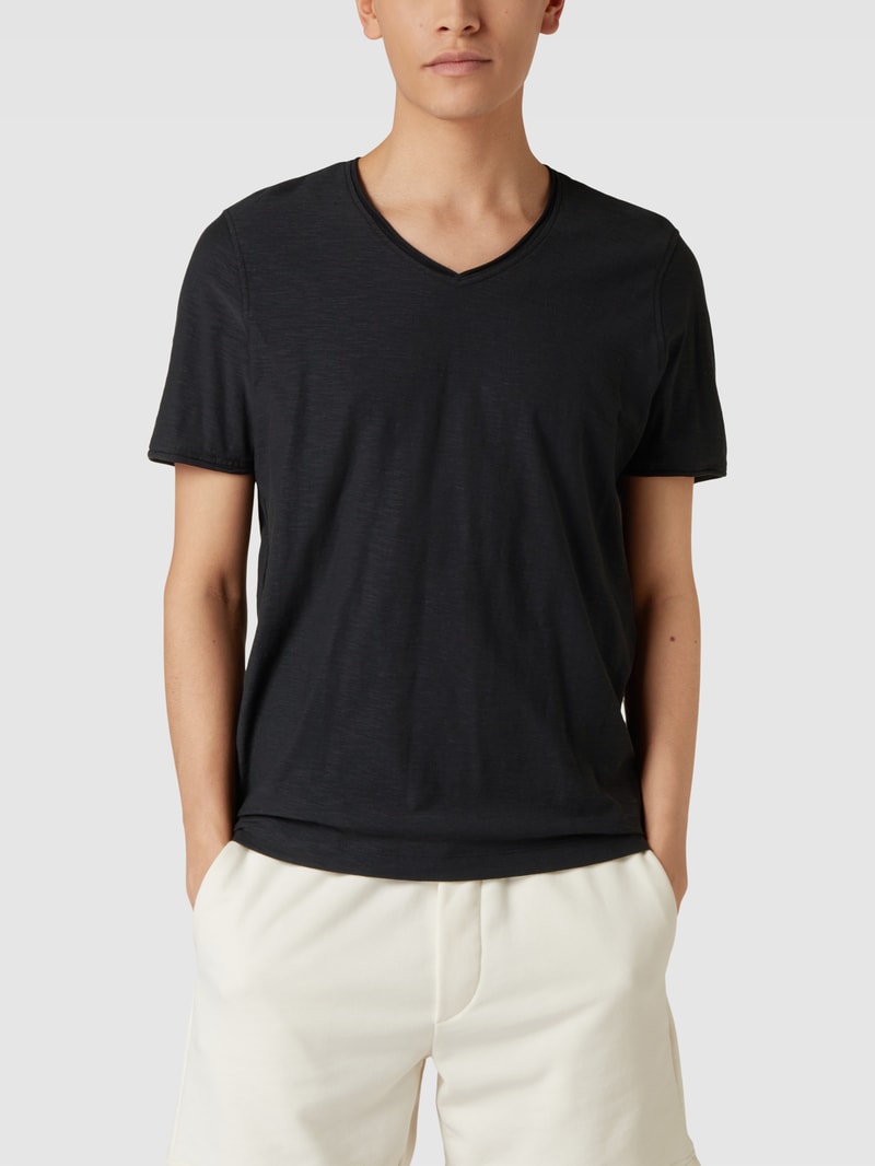 T-Shirt mit V-Ausschnitt in schwarz