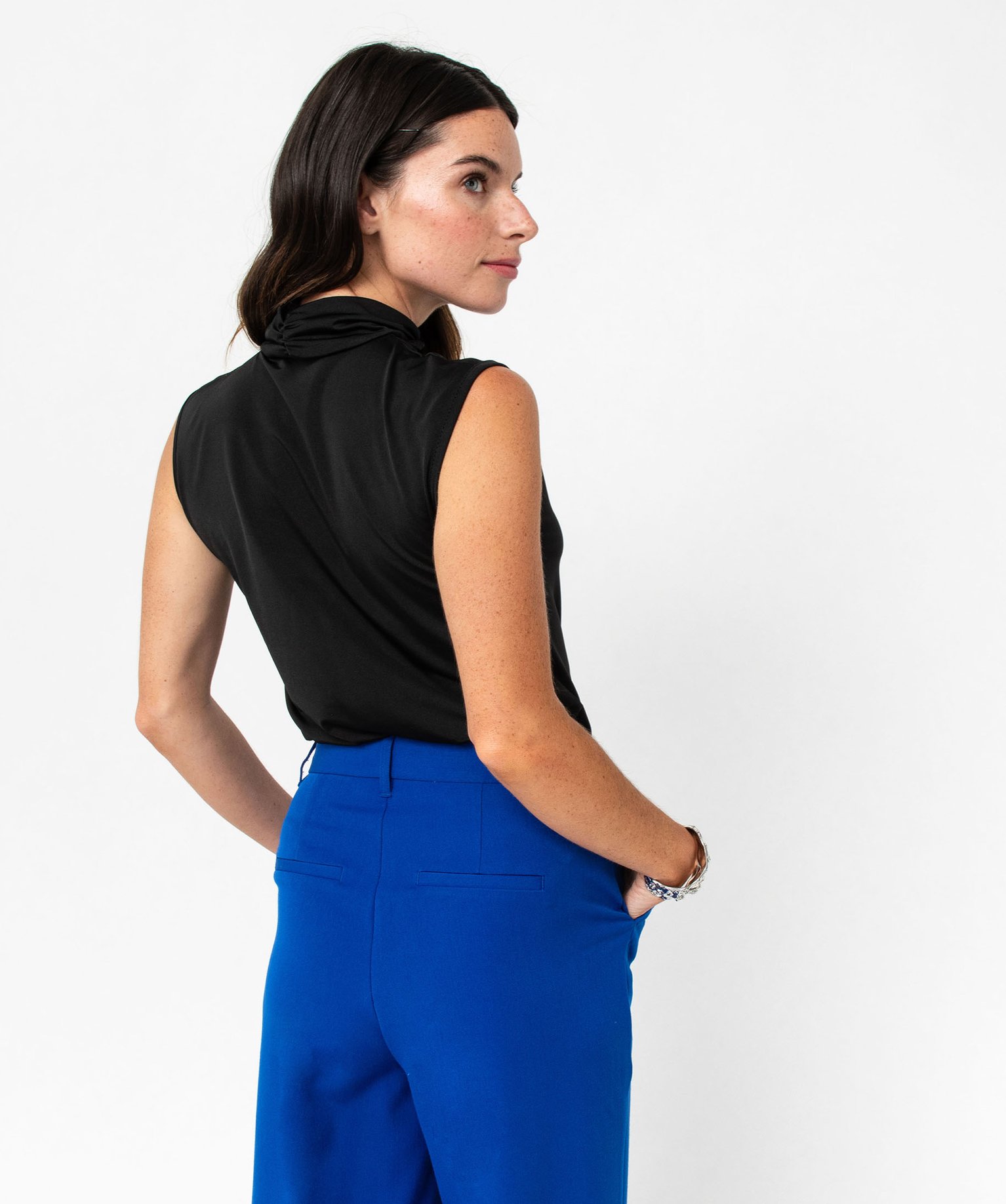 Débardeur décolleté fantaisie en matière extensible sati... noir | GEMO