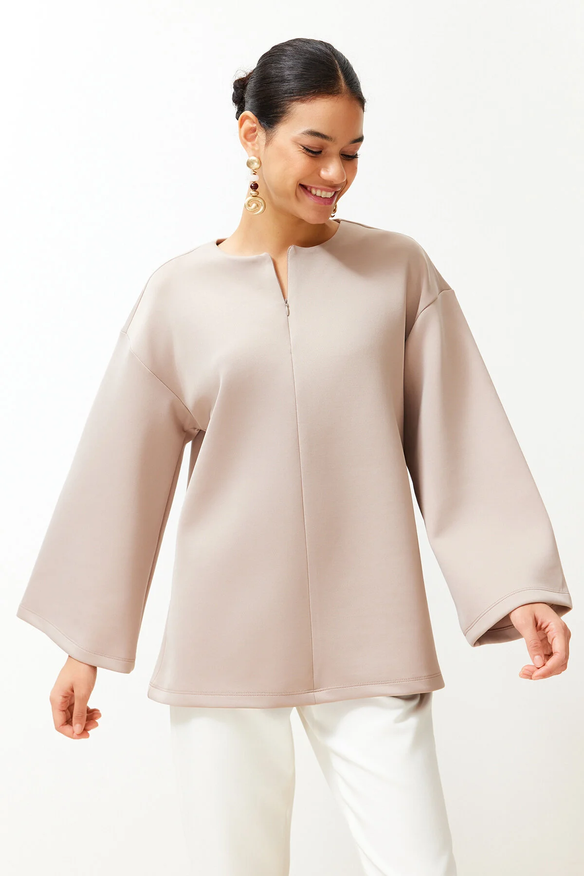 Trendyol Modest  Beiges Sweatshirt mit Reißverschluss vorne und detailliertem, stilvollem Taucher-/Tauchsport-Strickpullover TCTSS24UK00032