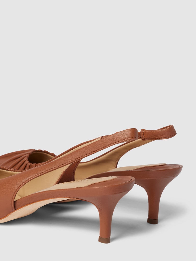 Pumps aus Leder mit spitzer Form Modell 'LOLAH' in cognac