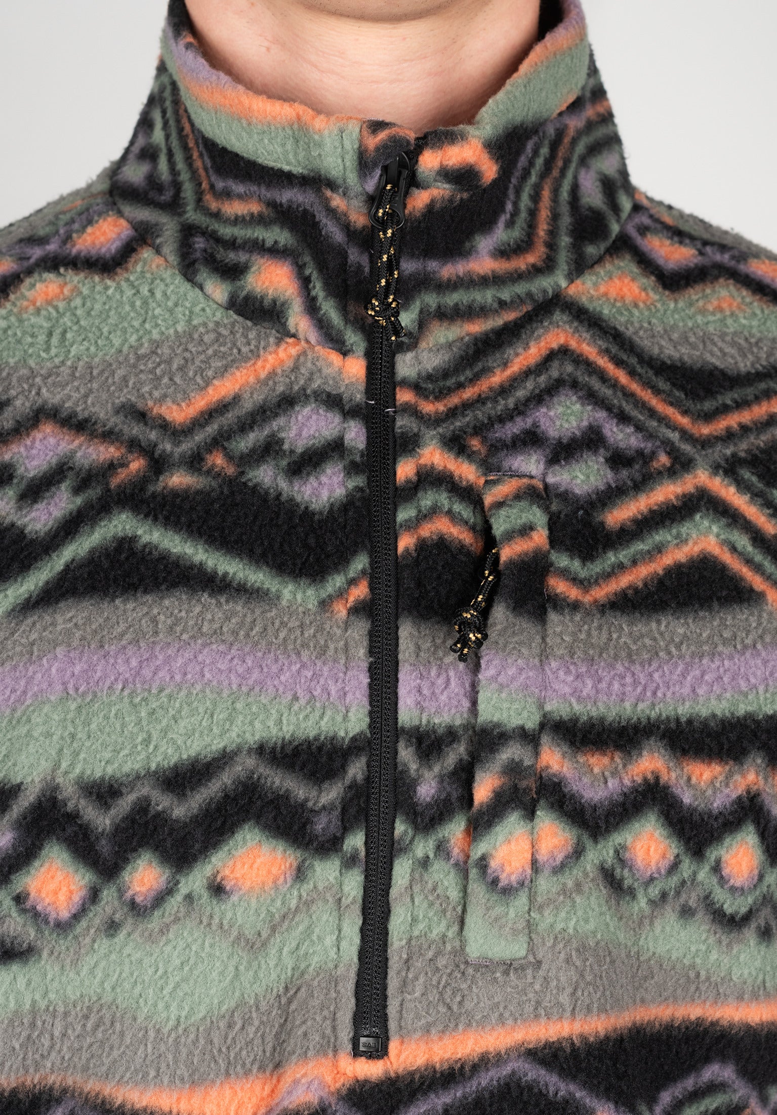 Boundary Mock Neck