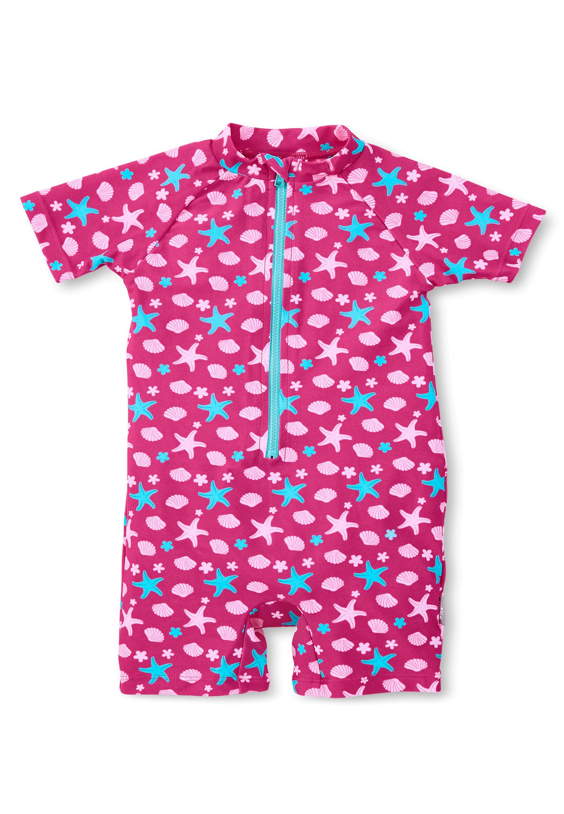 Sterntaler® Badeanzug Schwimmanzug Seesterne Kinderbadeanzug - Schwimmanzug in Magenta mit Muscheln und Seesternen - Baby Badebekleidung Kurzarm mit UV-Schutz 50+ Badeoverall Baby Mädchen mit Windeleinsatz bis Größe 86/92 und Frontzipper