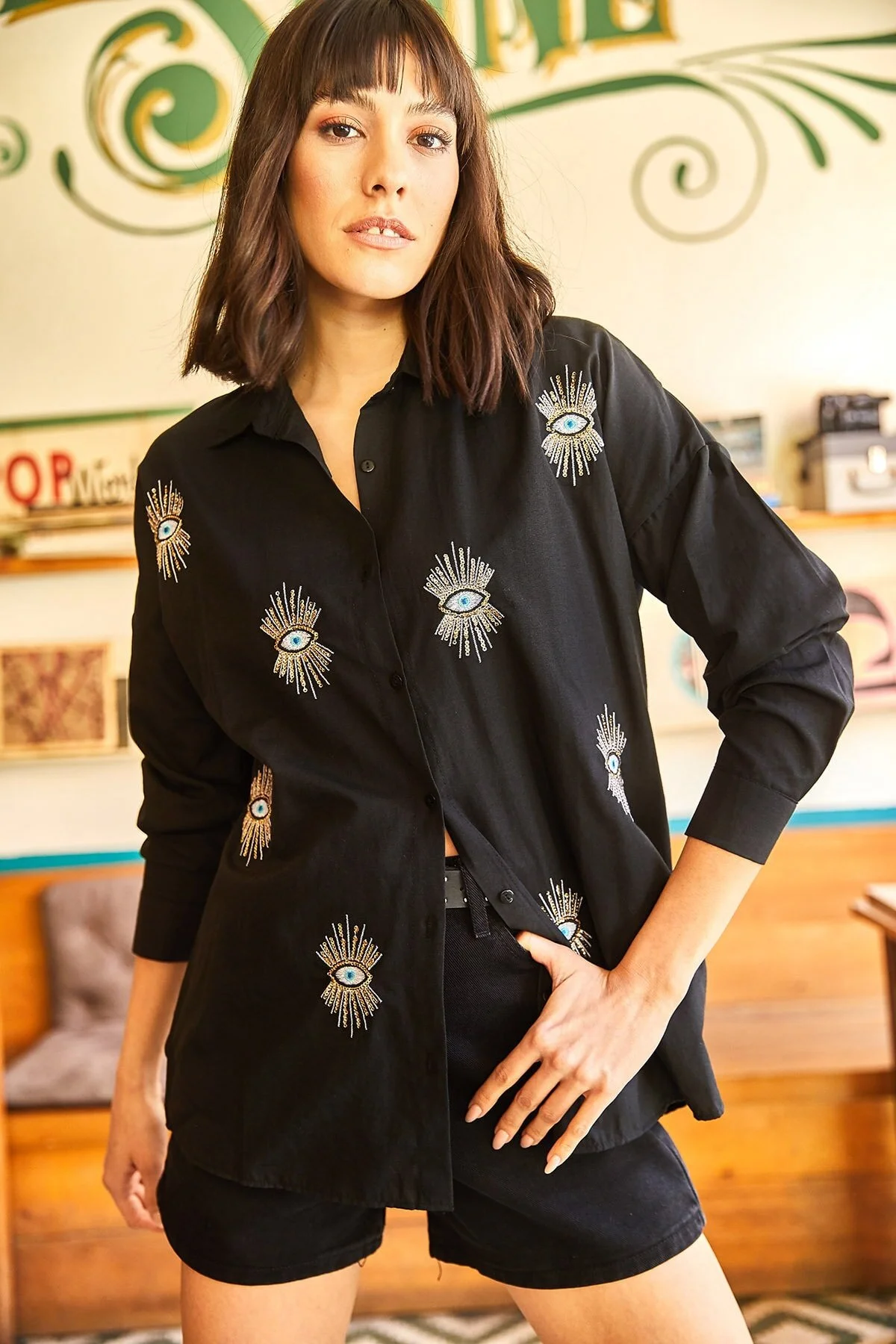 Olalook  Gewebtes Boyfriend-Hemd mit schwarzem Paillettendetail für Damen GML-19000992