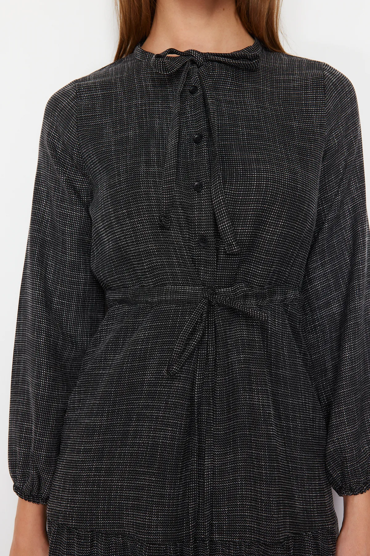 Trendyol Modest  Schwarzes, gewebtes Kleid mit Schnürrock TCTAW22EB0136
