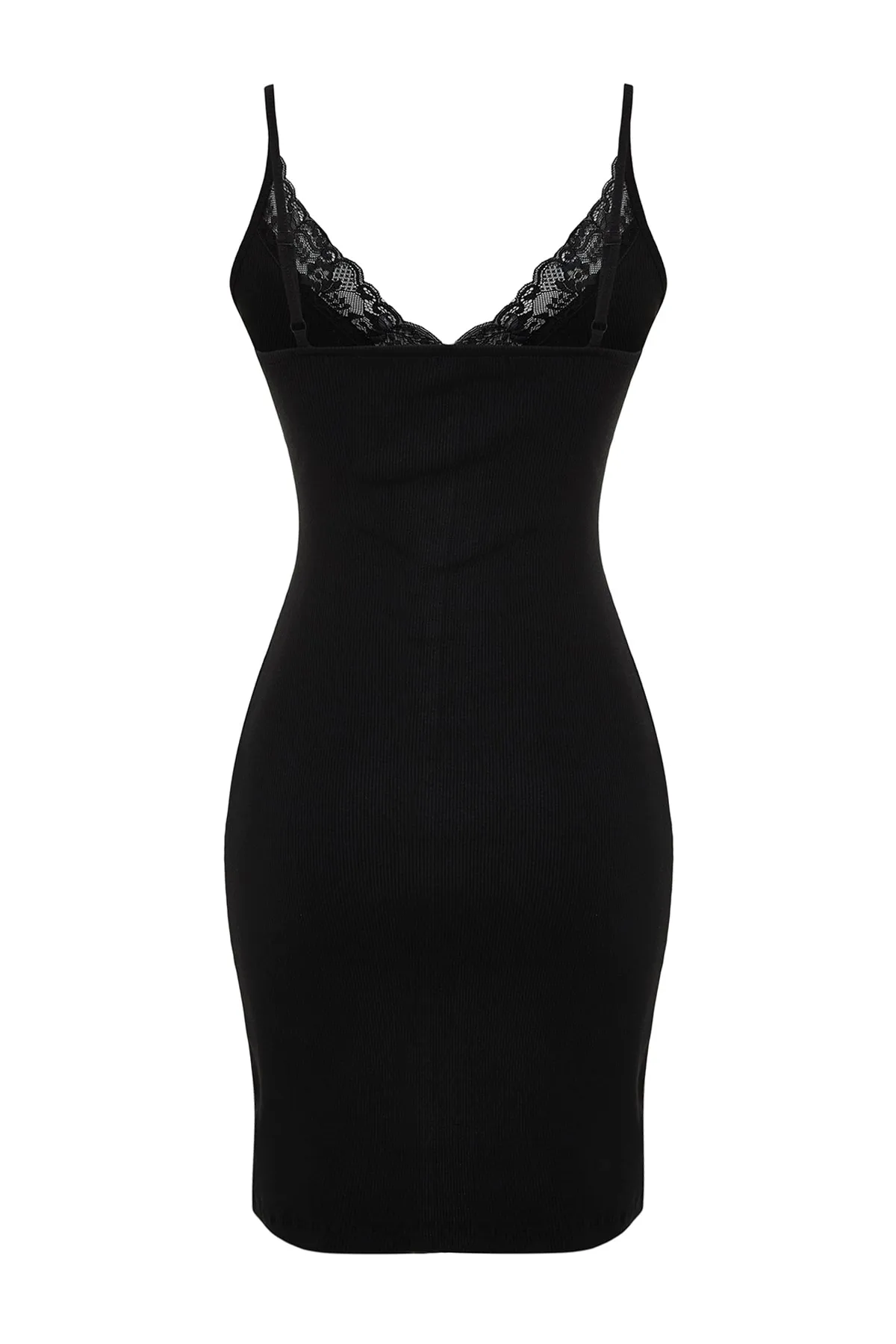 Trendyol Collection  Schwarzes Nachthemd aus geripptem Strick mit Spitzendetails und Trägern THMSS23GC00034
