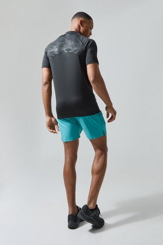 Man Active Camouflage T-Shirt & Shorts