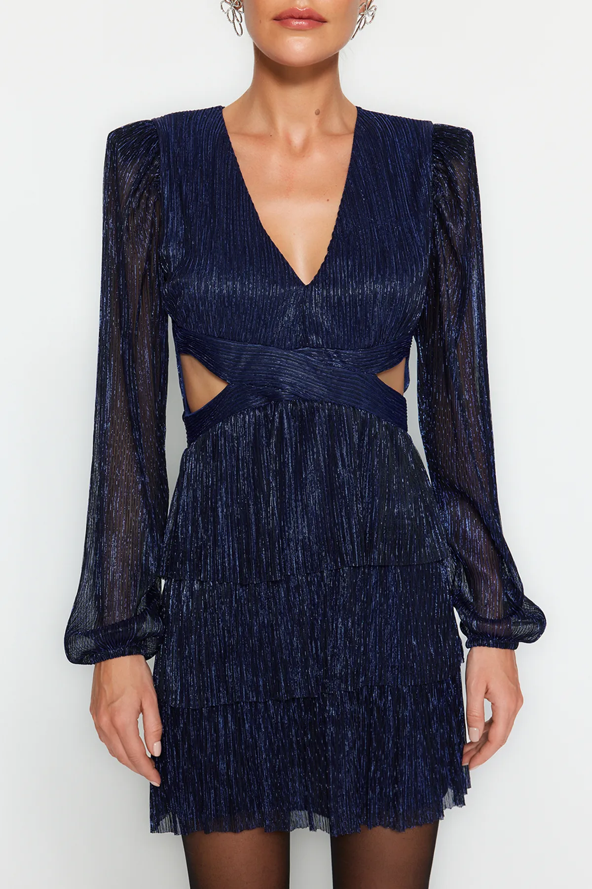 Trendyol Collection  Marineblaues, glitzerndes, elegantes Abendkleid mit Ausschnitten/Fensterdetail TPRAW24EL00214