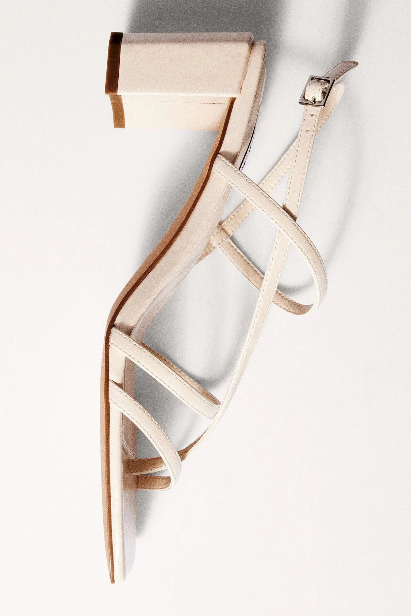 Schuhe mit Block-Absatz und Riemchen
