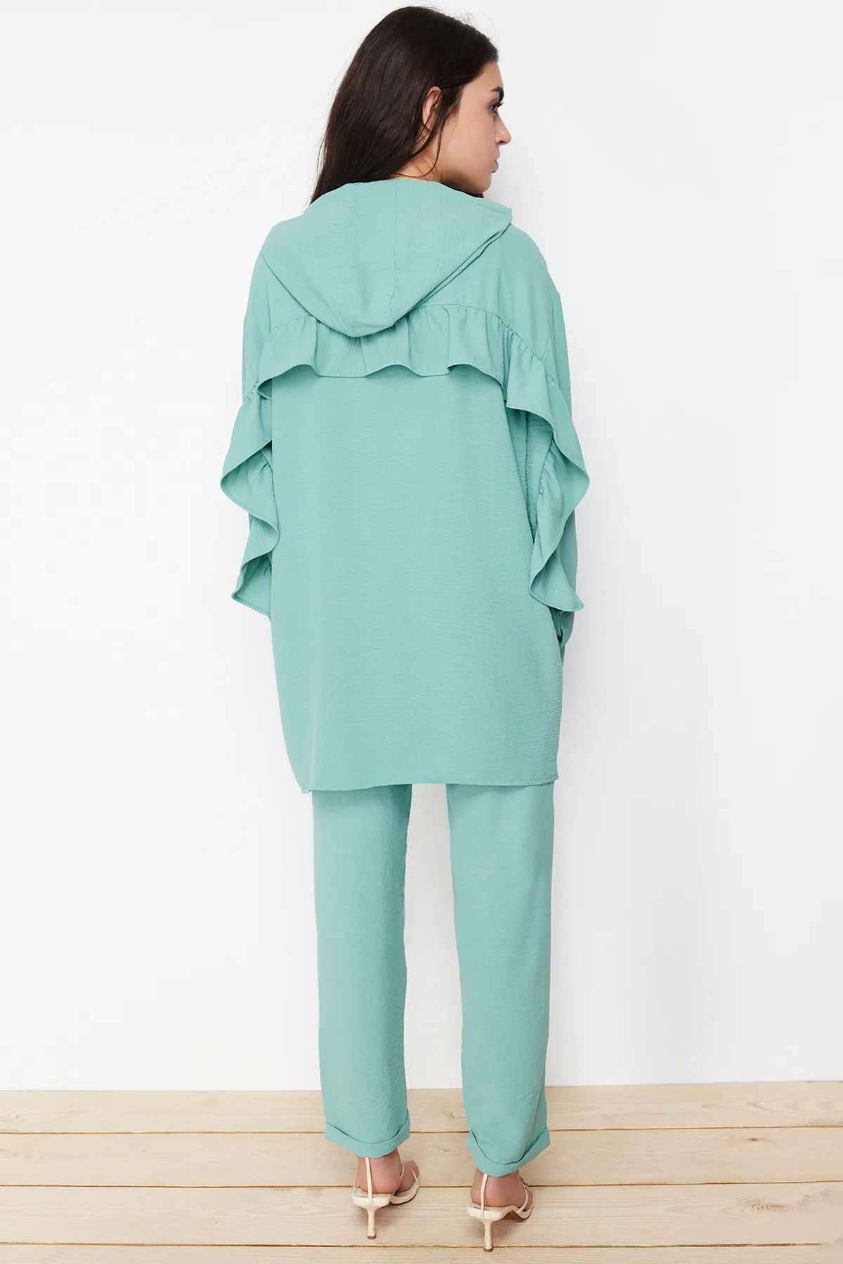 Trendyol Modest  Mintgrünes Rüschen-Detail-Set aus gewebtem Aerobin-Unterteil und Obermaterial TCTSS24US00026