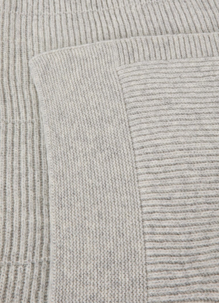Hvid Gaston plaid made of merino wool 140 x 100 cm