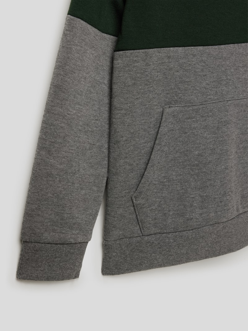 Hoodie mit Känguru-Tasche Modell 'GILBERT' in dunkelgrün