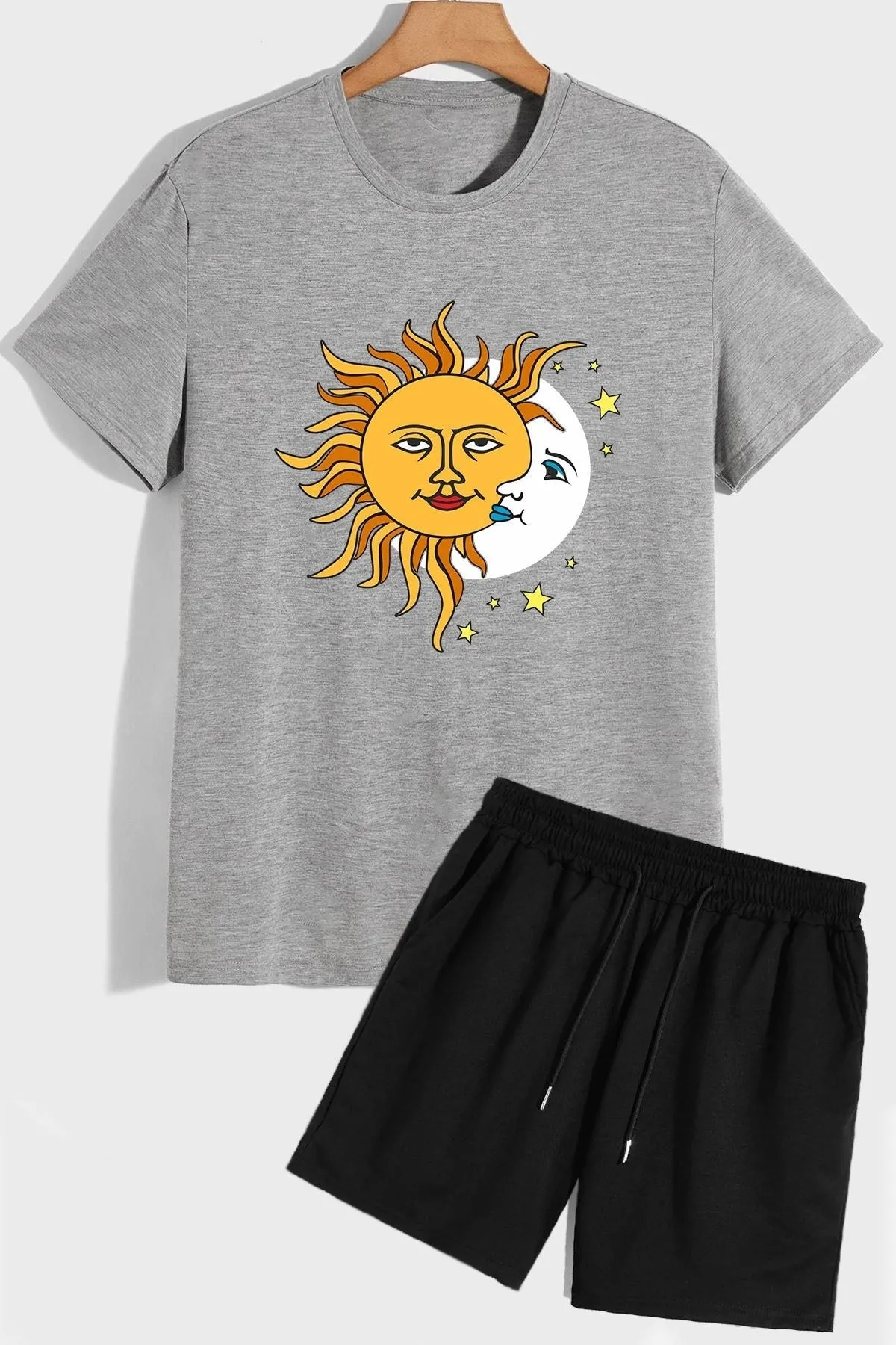 trendypassion  Shorts-T-Shirt-Trainingsanzug-Set mit Universum-Thema