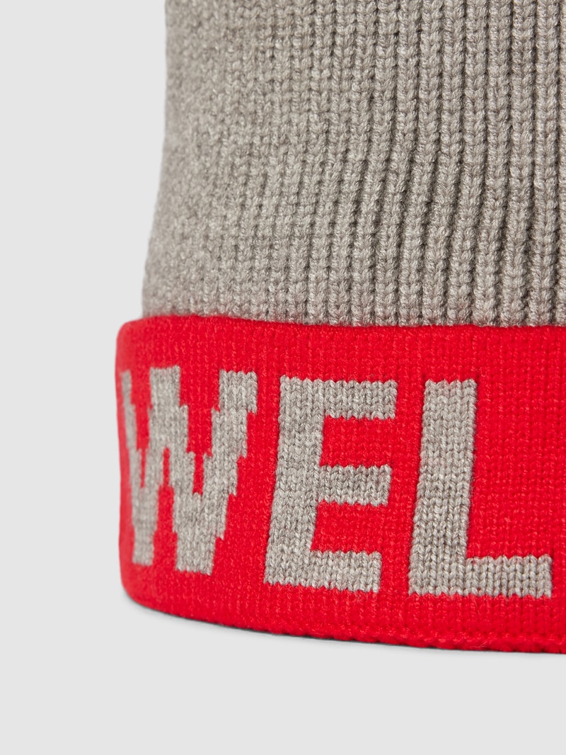 Beanie mit Label-Stitching in graphit