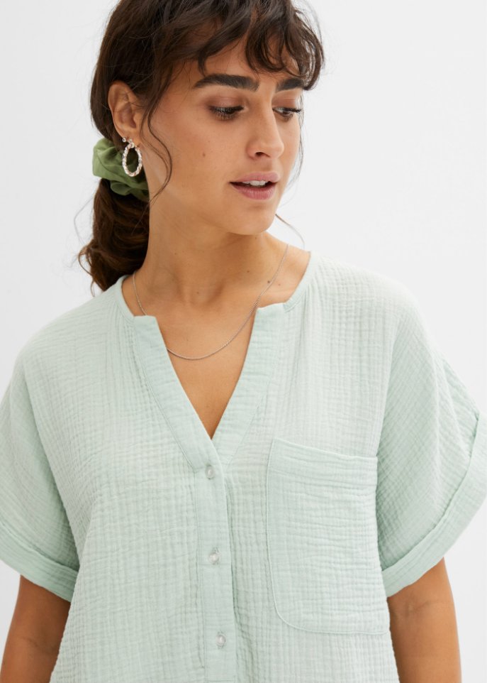 Musselin-Bluse mit Knopfleiste und Tasche