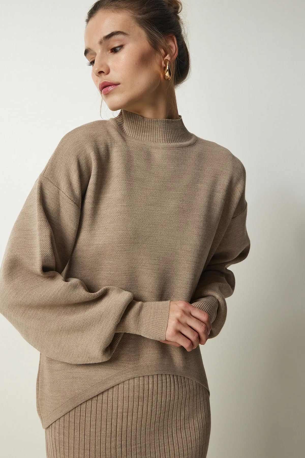 Happiness İstanbul  Pulloverkleid aus gerippter Nerzstrickware für Damen KG00006