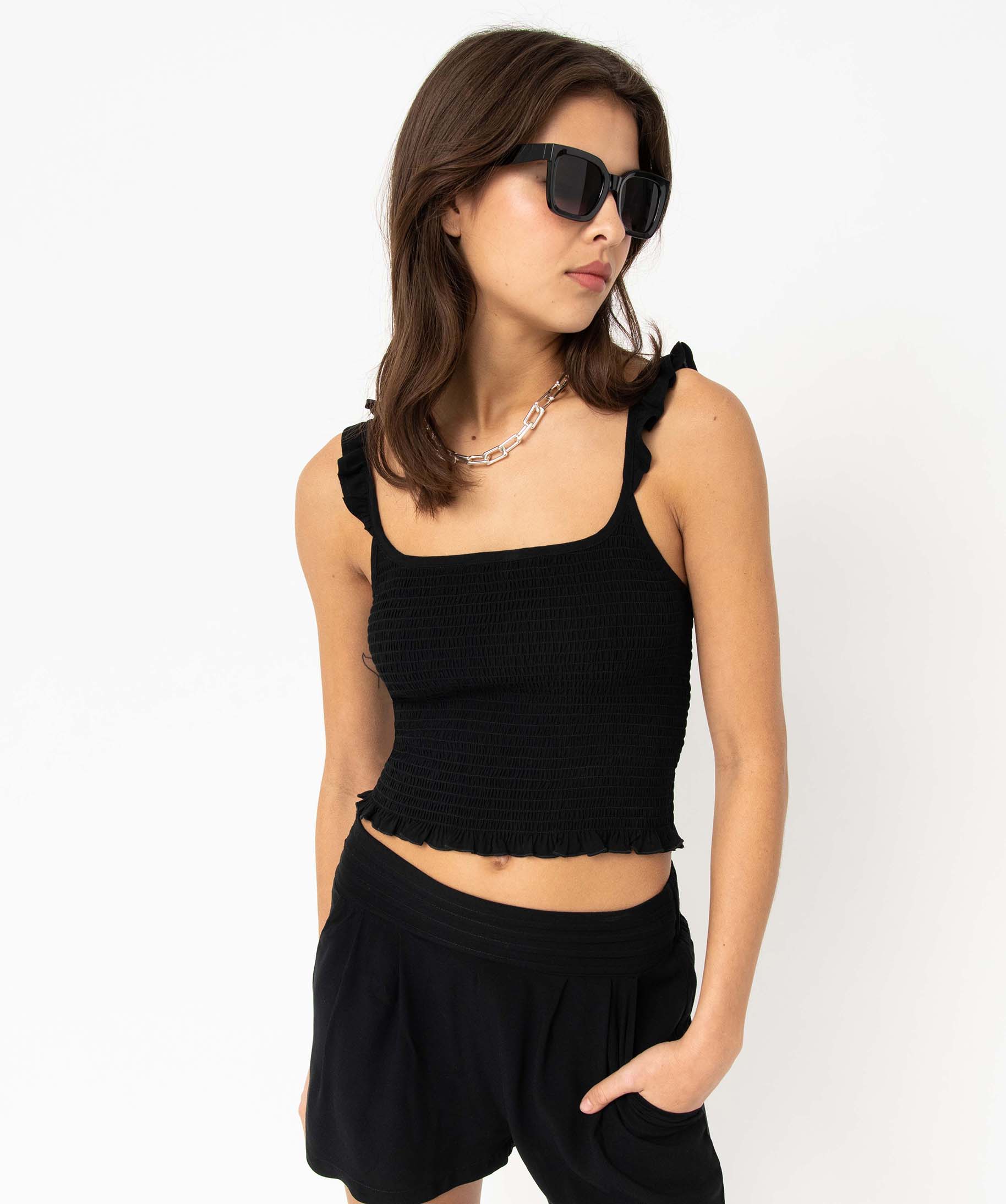 Blouse femme à bretelles volantés et coupe courte à smocks noir | GEMO