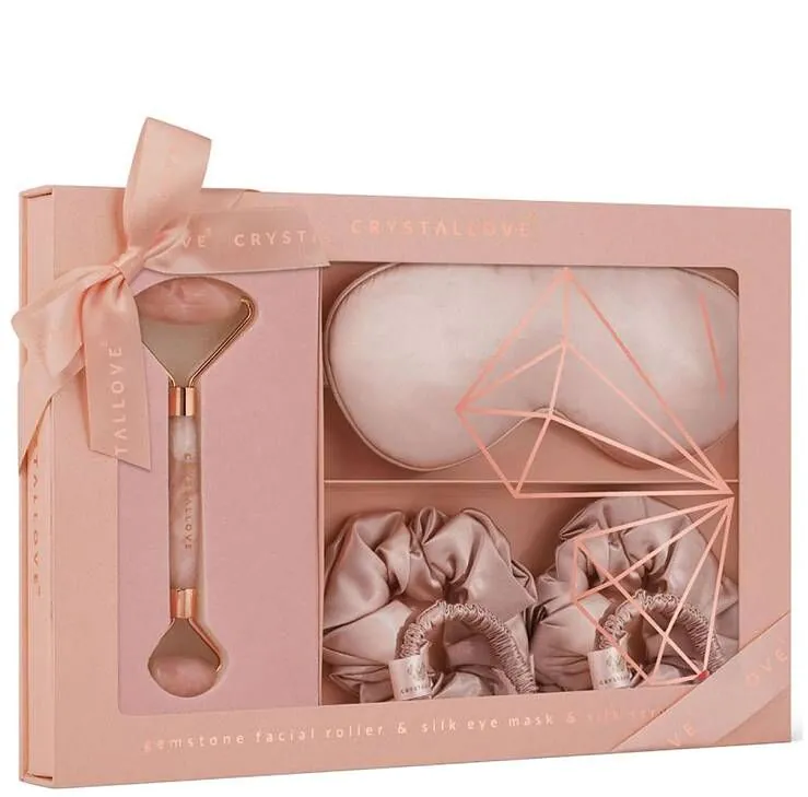 „Crystallove Rose Quatrz“ namų SPA rinkinys (rožinio kvarco volelis + šilkinis galvos juosta + 4 šilko gumytės)