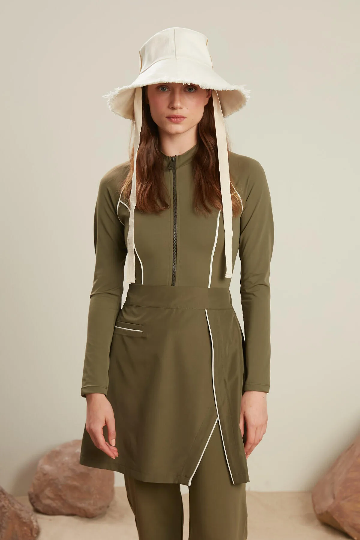 Manuka  Gerippter Hijab-Badeanzugrock in Khaki