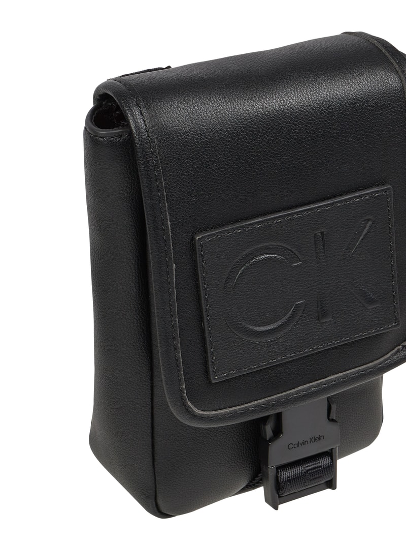 Camera Bag in Leder-Optik in schwarz