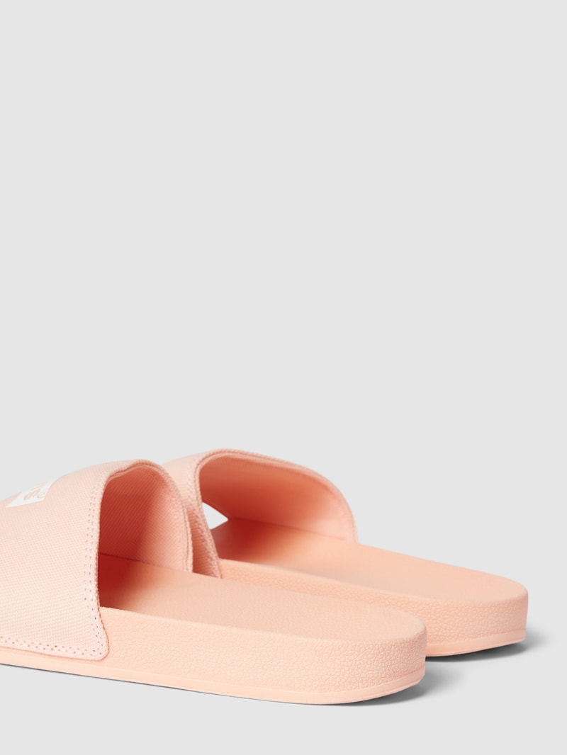 Slides mit Label-Print Modell 'JUNE' in lachs