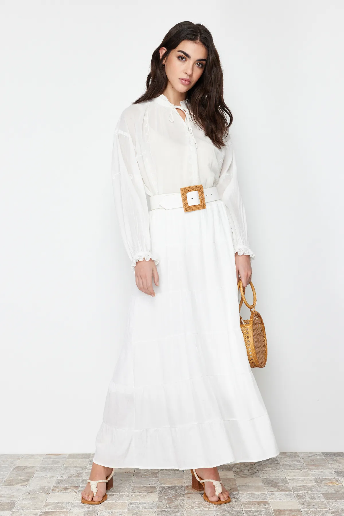 Trendyol Modest  Weißer, gefütterter Basic-Webrock TCTSS24EE00003