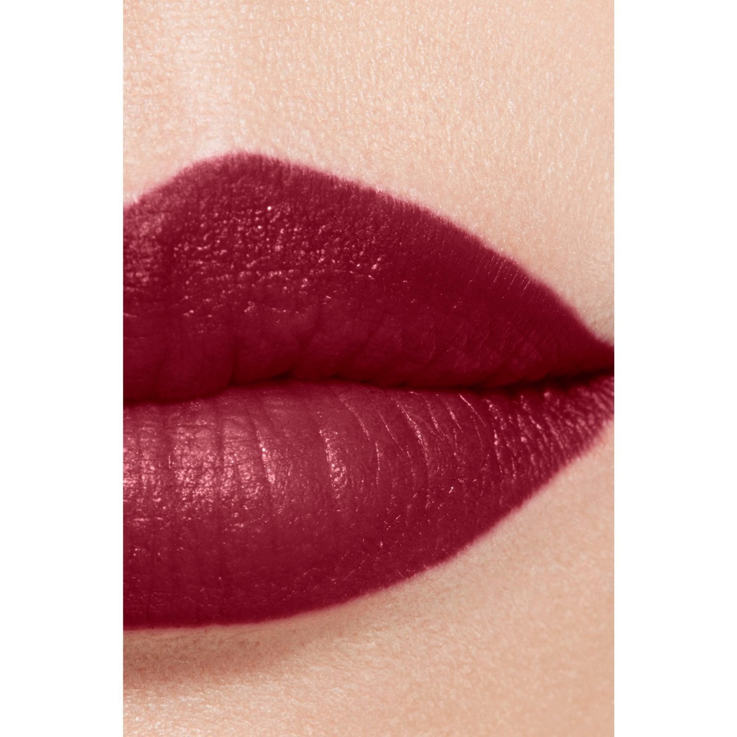 CHANEL LUMINOUS VELVET RED