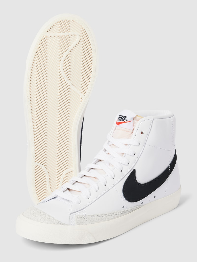 High Top Sneaker mit Logo-Badge Modell 'Blazer' in offwhite