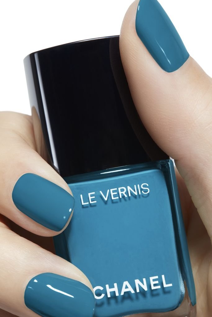 CHANEL LE VERNIS NAGELLACK MIT LANGEM HALT