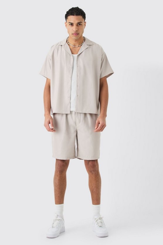 Kurzärmliges kastiges Twill Hemd und Shorts