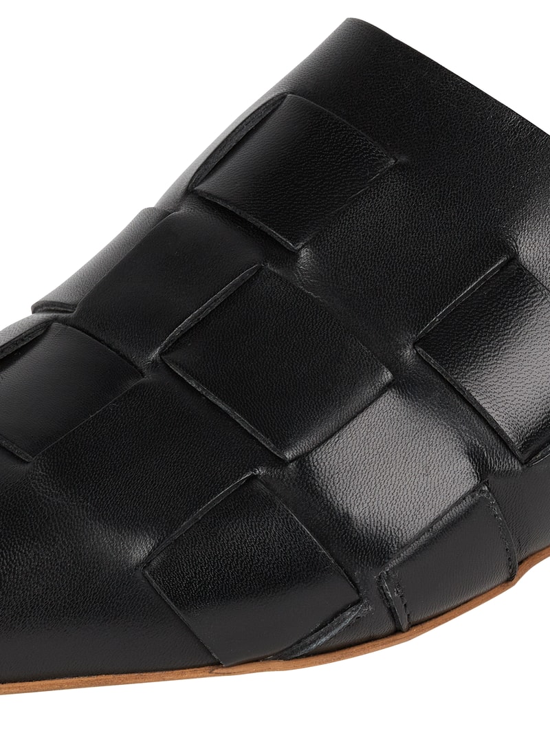Pantolette aus Leder in schwarz