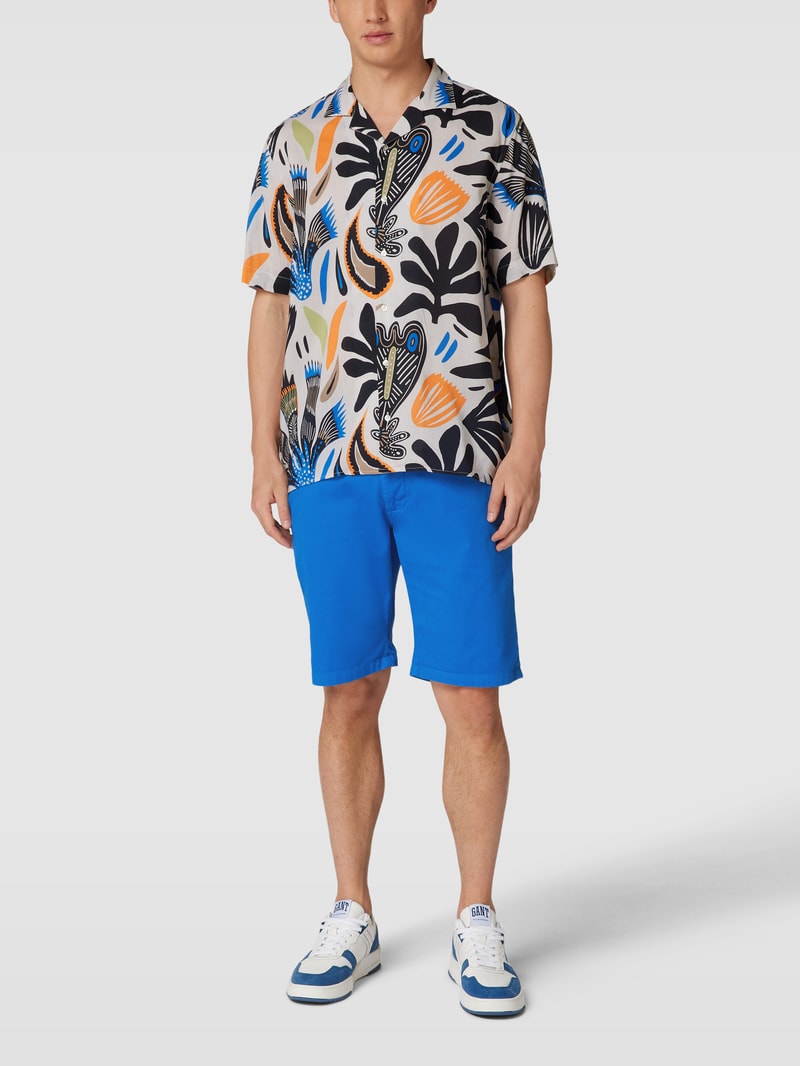 Bermudas mit französischen Eingrifftaschen in royalblau