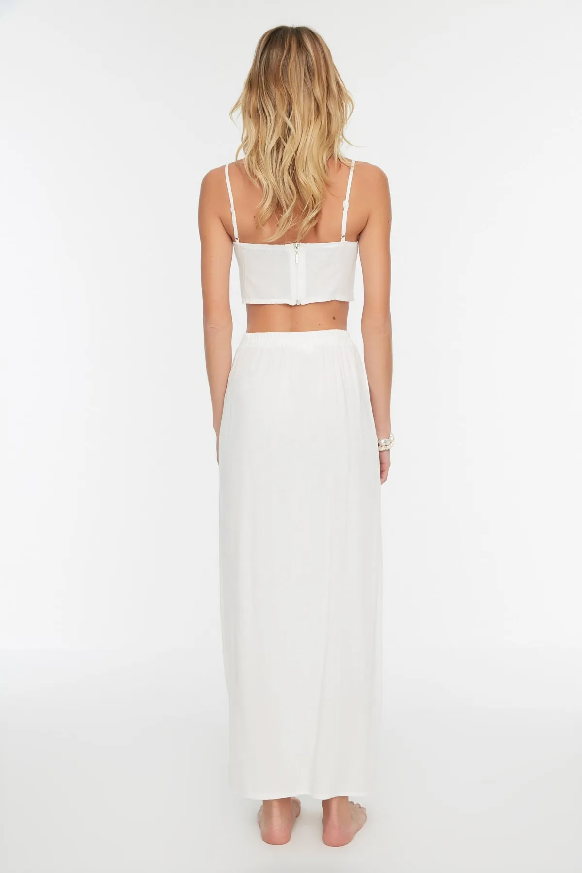 Trendyol Collection  Ecru Maxi-Rock mit gewebten Quasten TBESS21ET0133
