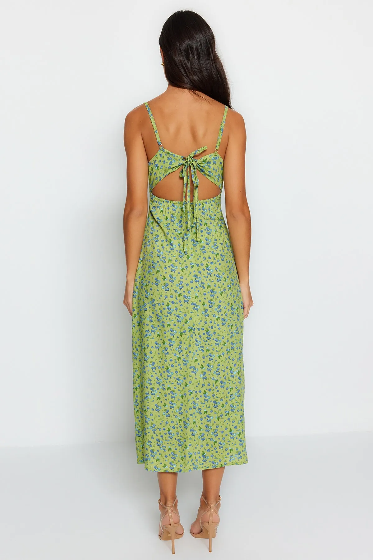Trendyol Collection  Grün gemustertes Maxi-Webkleid mit Schlitzdetail und geradem Schnitt TWOSS23EL02085