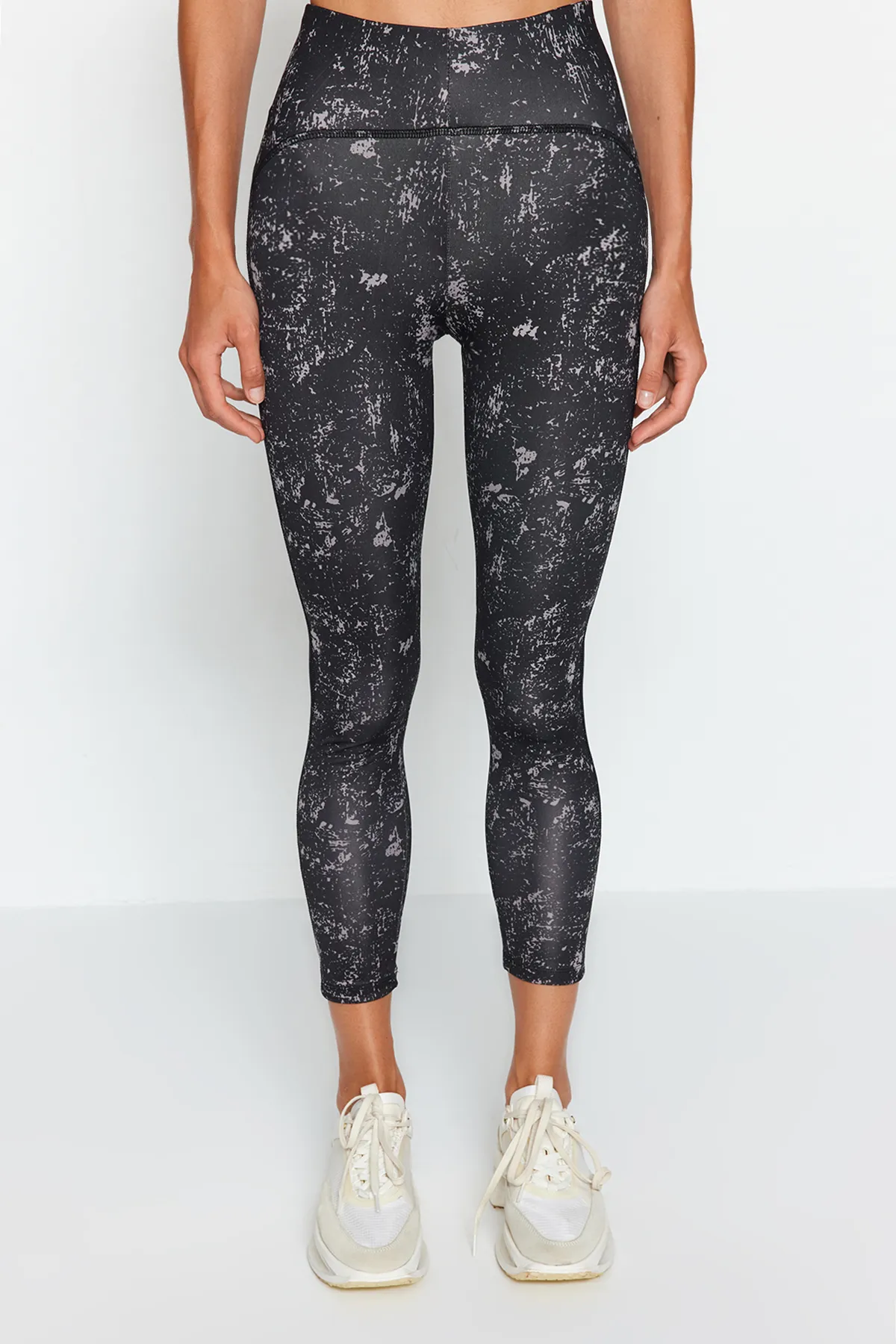 Trendyol Collection  Anthrazit gemusterte Recovery-Sportleggings in voller Länge aus Strick THMAW24TY00005