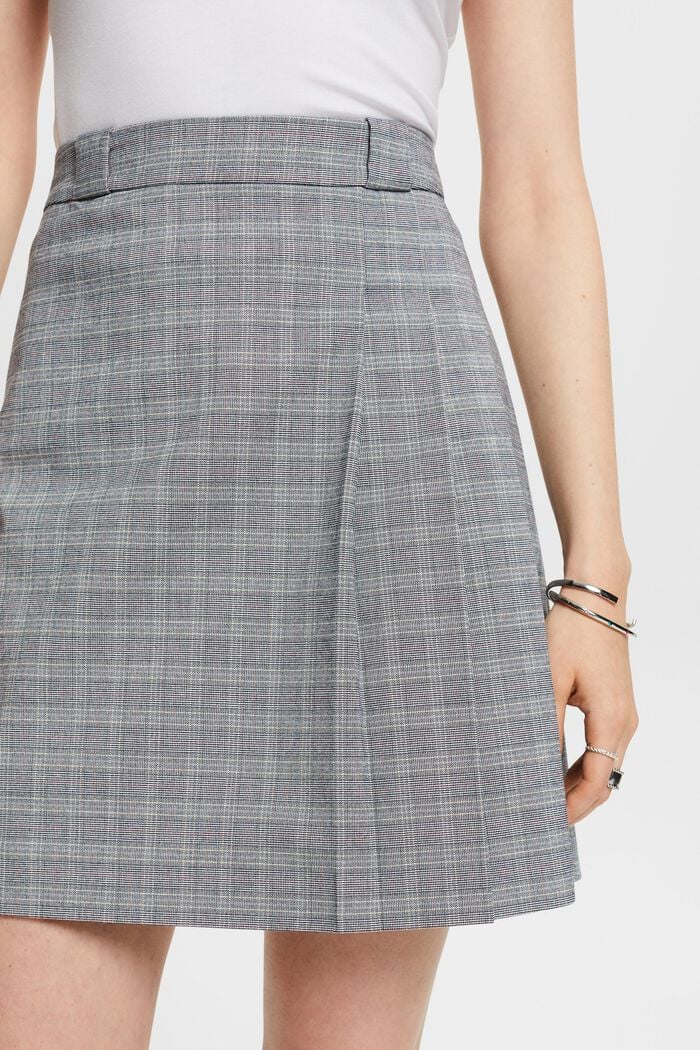 Mix & Match: Minirock mit Falten und Karomuster