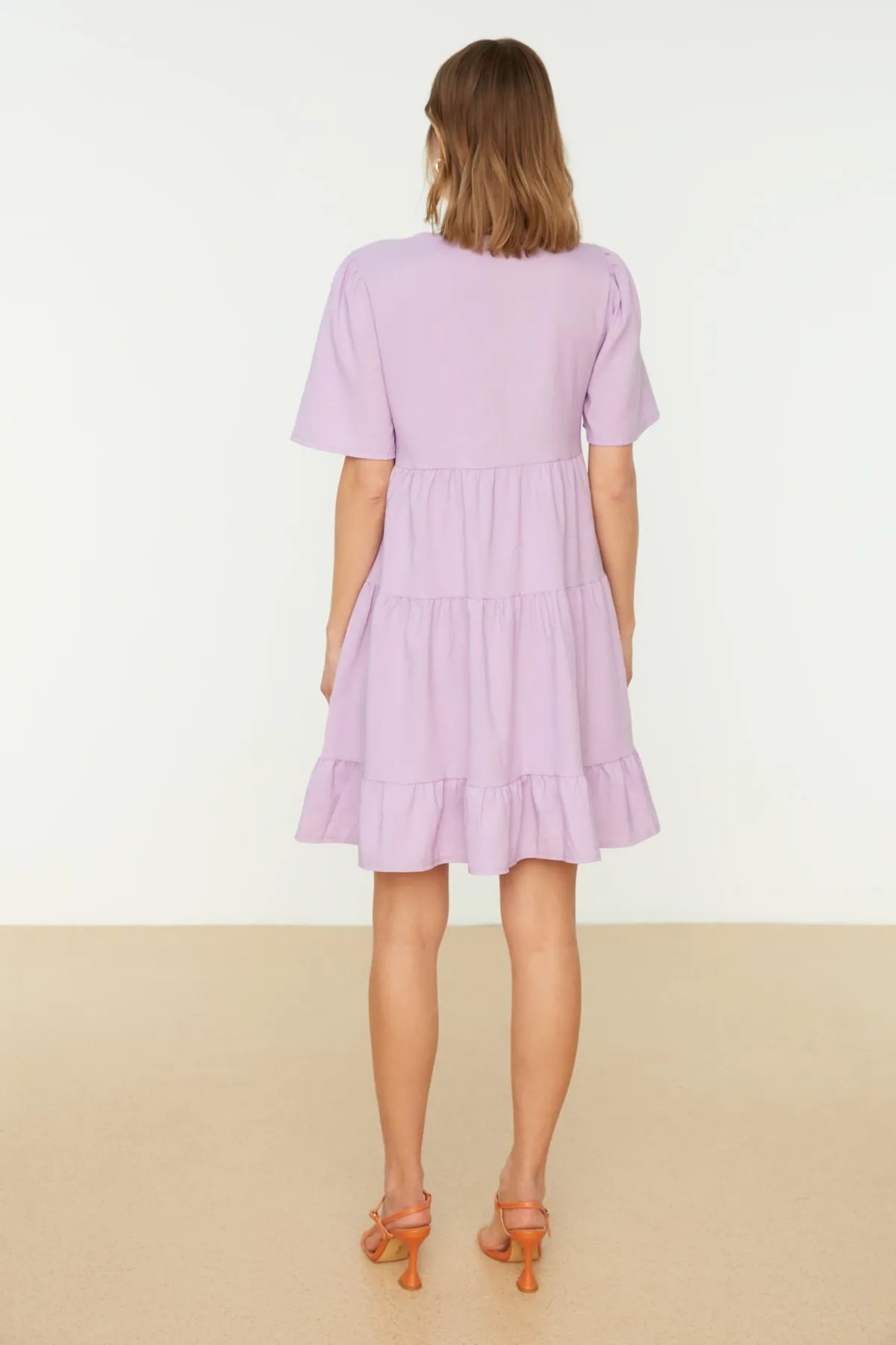 Trendyol Collection  Fliederfarbenes, weit geschnittenes Webkleid TWOSS20EL0400