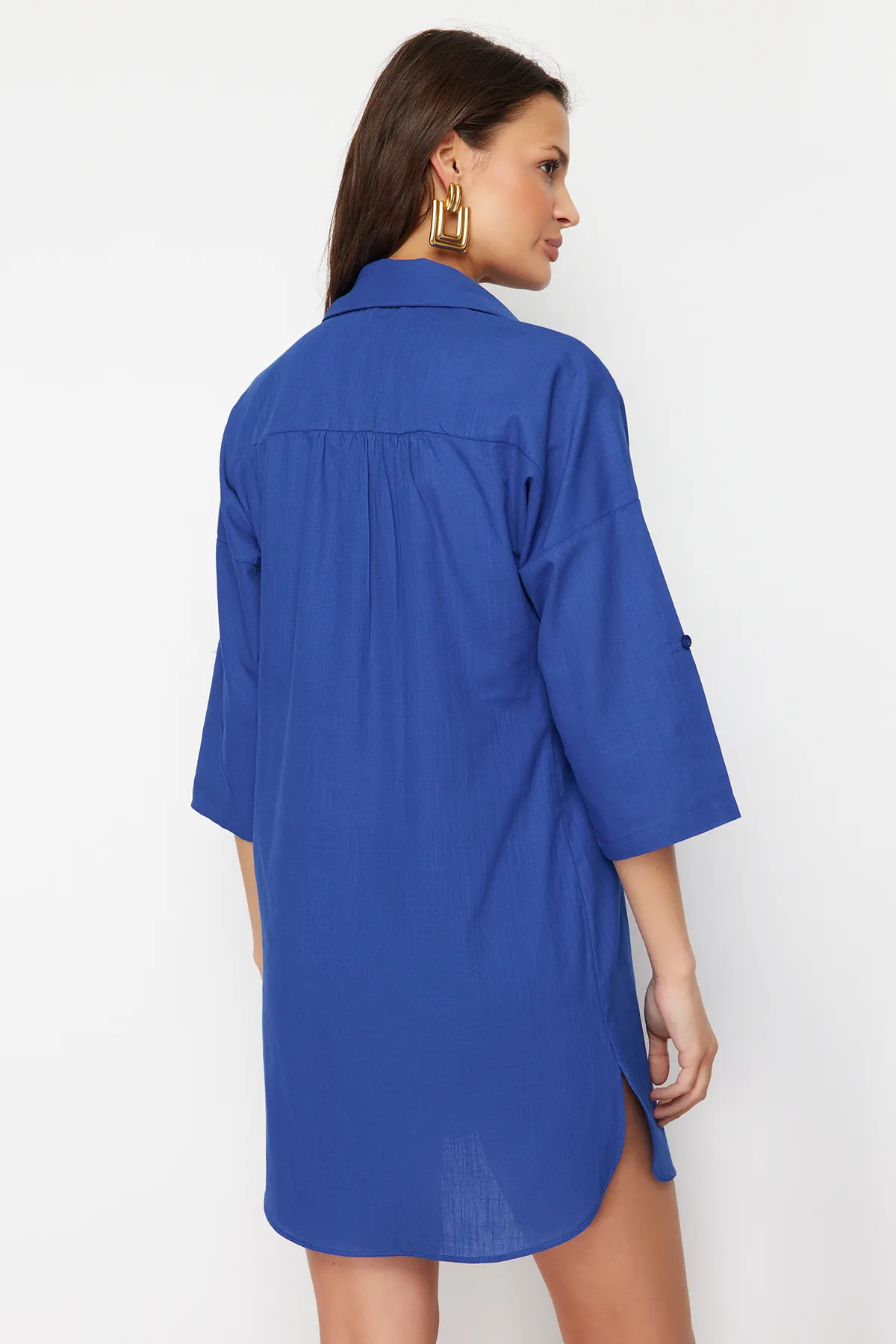 Trendyol Collection  Saks Mini-Strandkleid aus Webstoff TBESS21EL3979