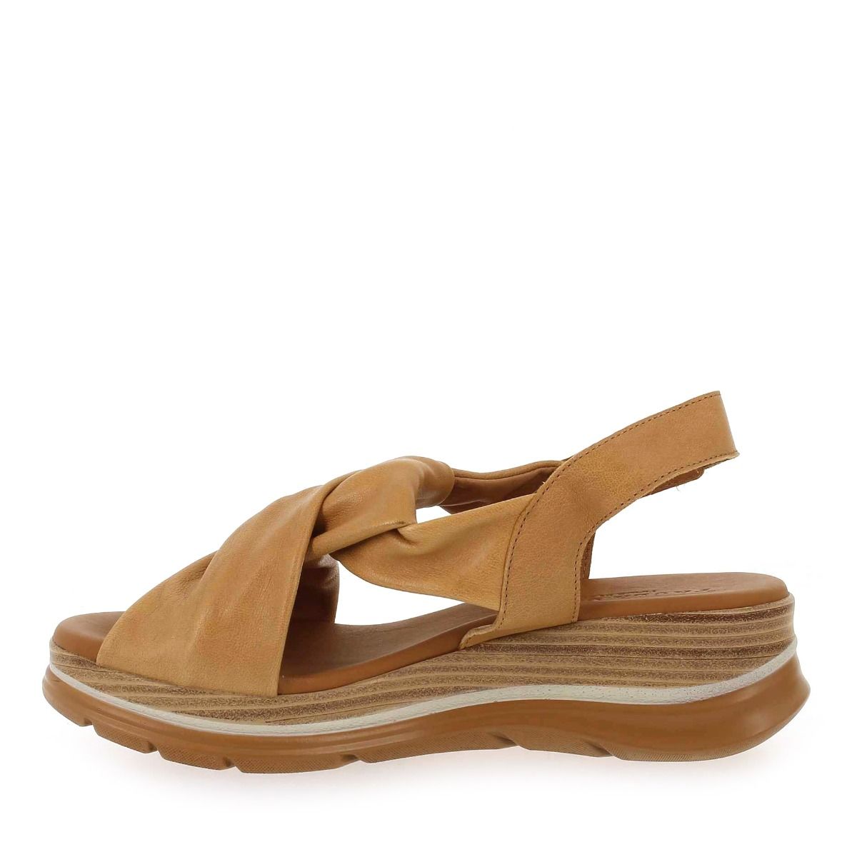 Paula Urban  24 335 - Camel