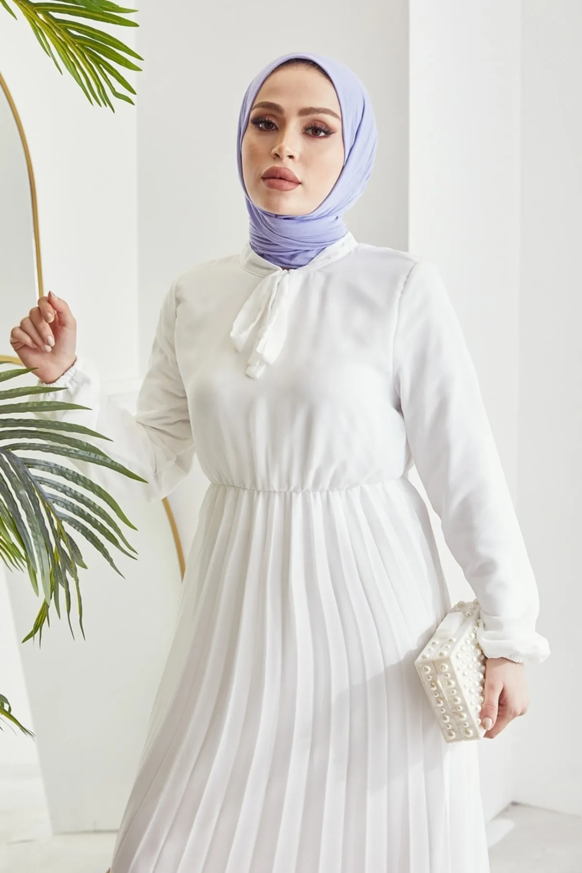 InStyle  Plissiertes Limelda-Chiffon-Hijab-Kleid – Weiß