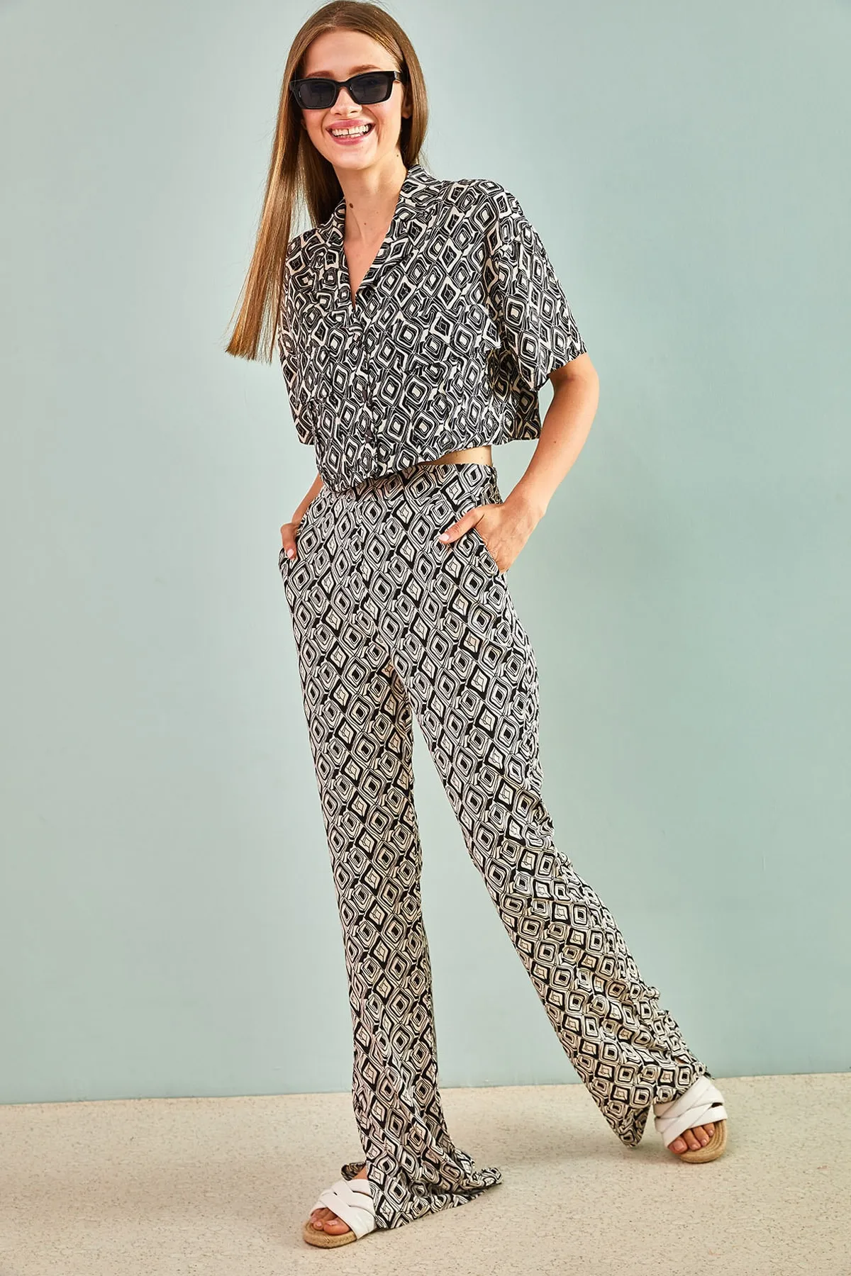Bianco Lucci  Buntes Viskose-Kurzarmshirt für Damen mit Schlitz, Hose, Oberteil und Unterteil im Set