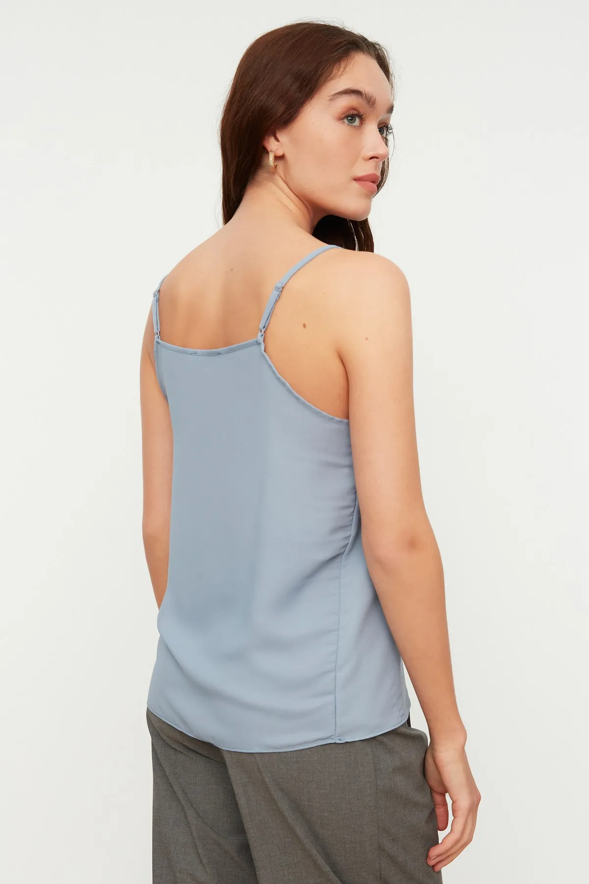 Trendyol Collection  Blaue Basic-Trägerbluse aus Webstoff TWOSS19BB0224